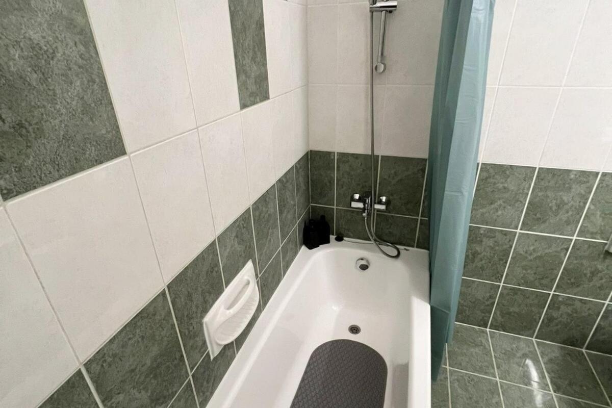 113 Apartment, A 2-bedroom Escape *